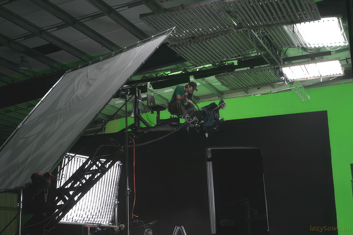 LazyTown's Surprise Santa