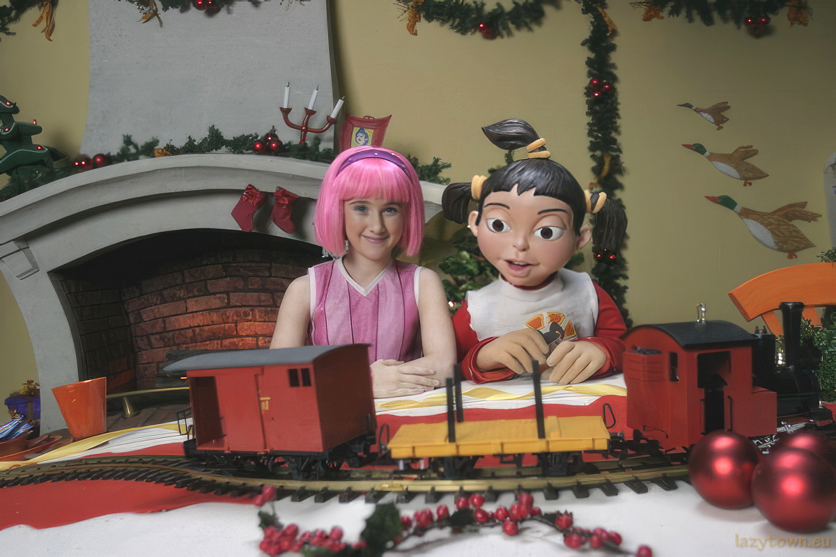 2004 E29 lazytownssurprisesanta 031