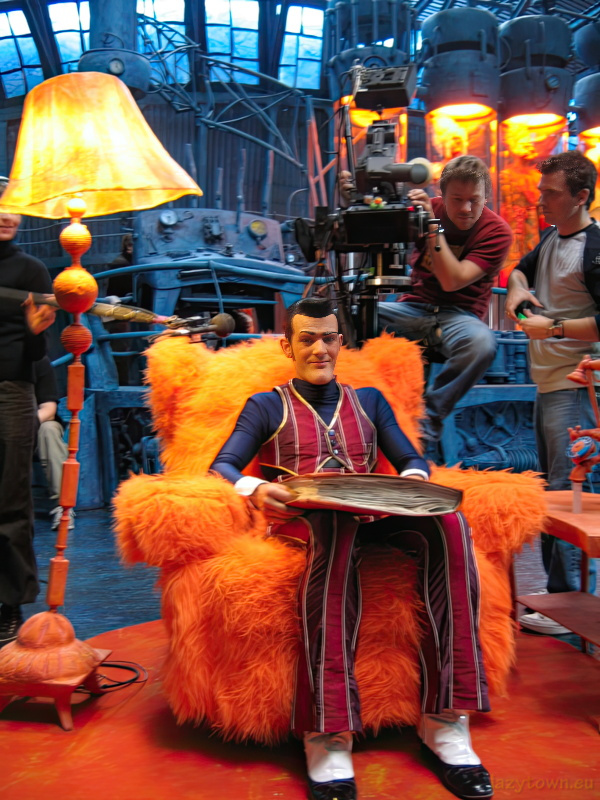 2004 E25 missroberta 001