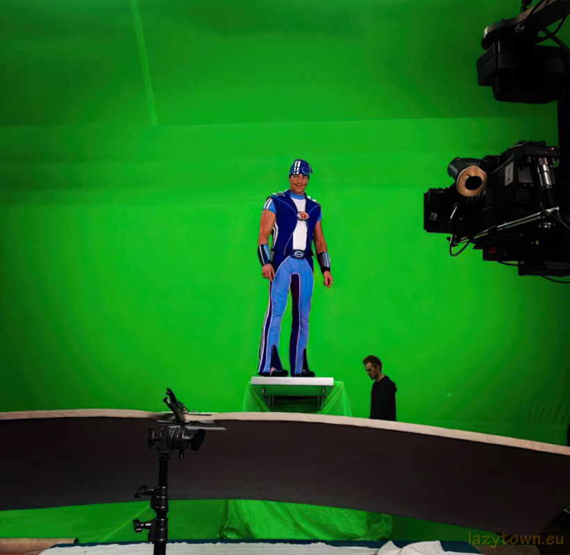 Studio set staff general 082 H800px