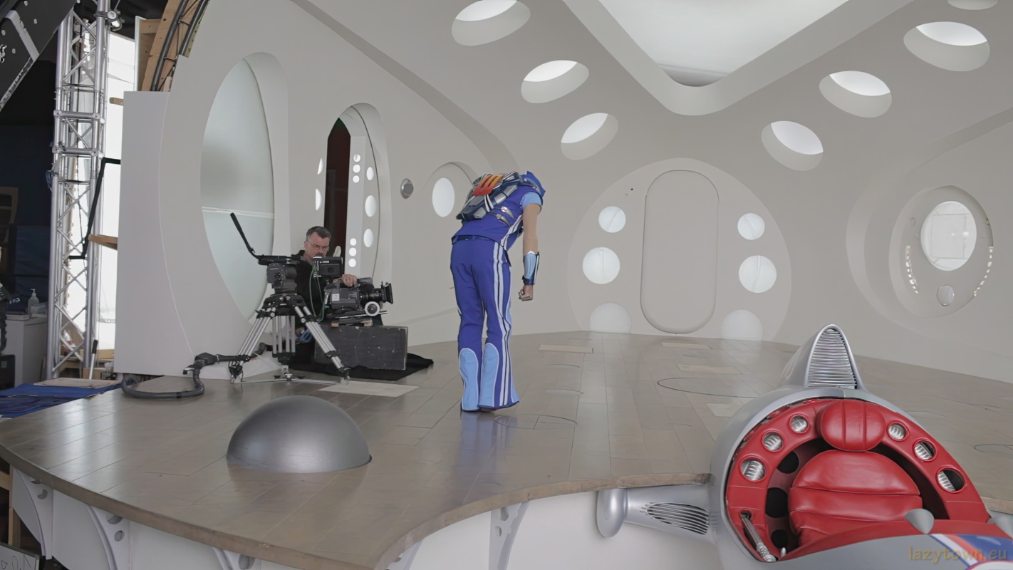 Studio set staff general 087 H800px