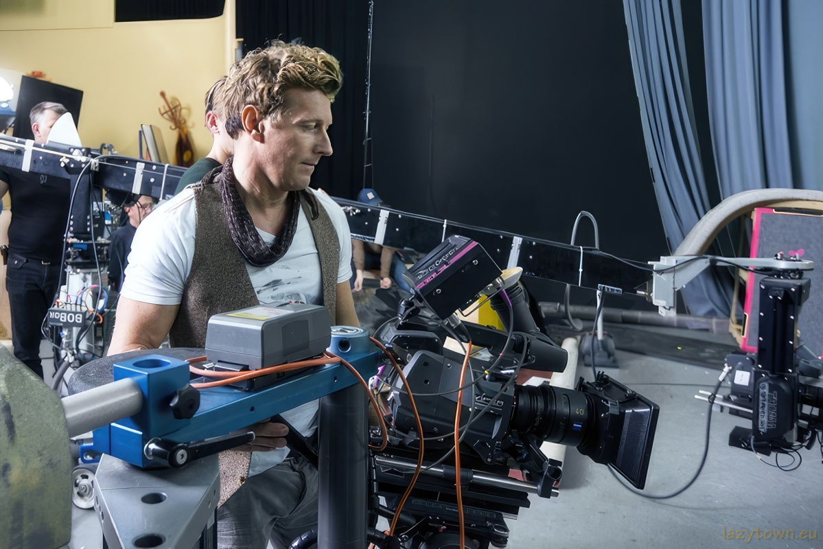 Studio set staff general 099 H800px