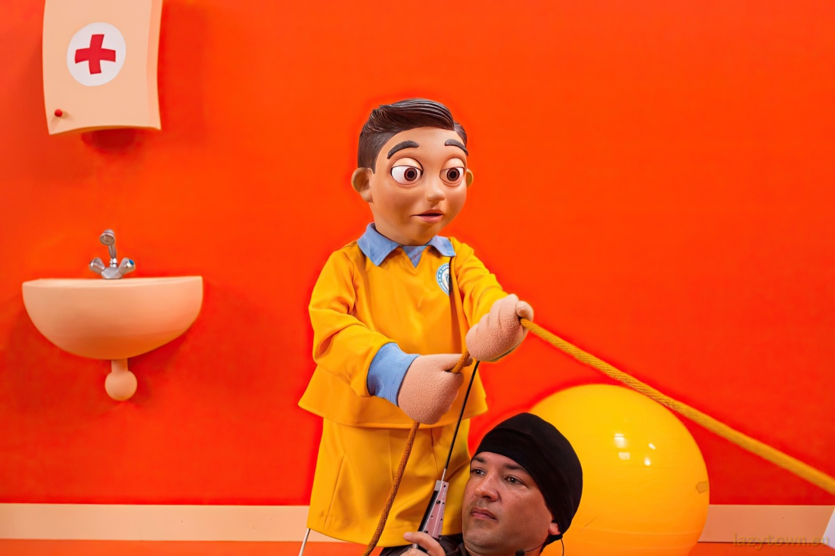 Studio set staff general 100 H800px