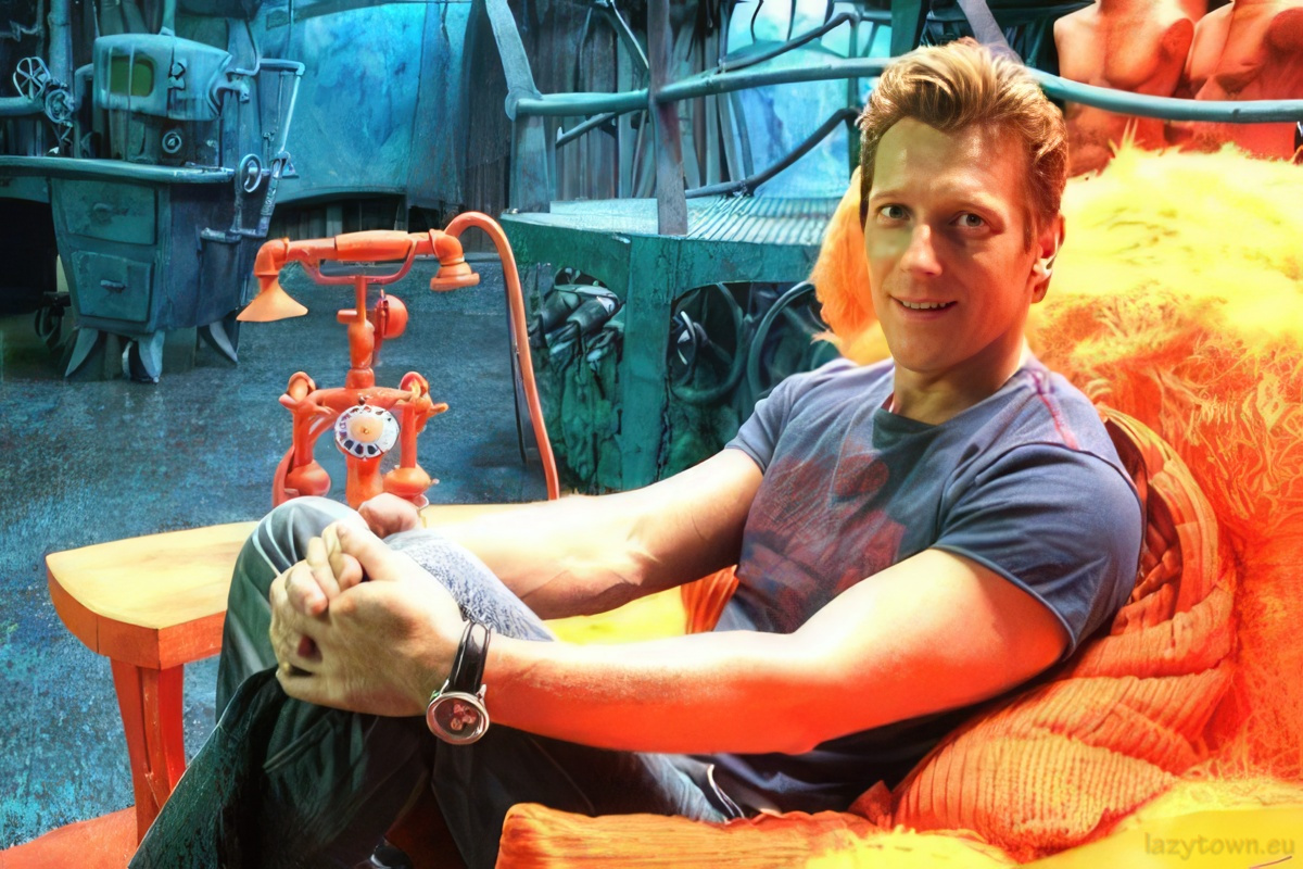 Studio set staff general 102 H800px