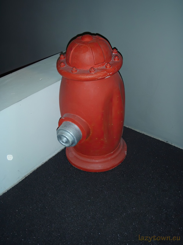 Studio rooms 1 walkways first floor 002