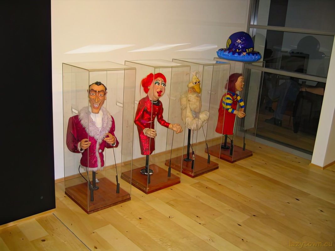 Studio rooms 1 walkways first floor 015