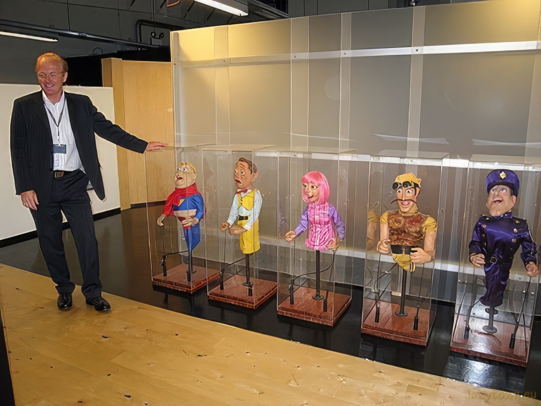 Studio rooms 1 walkways first floor 016