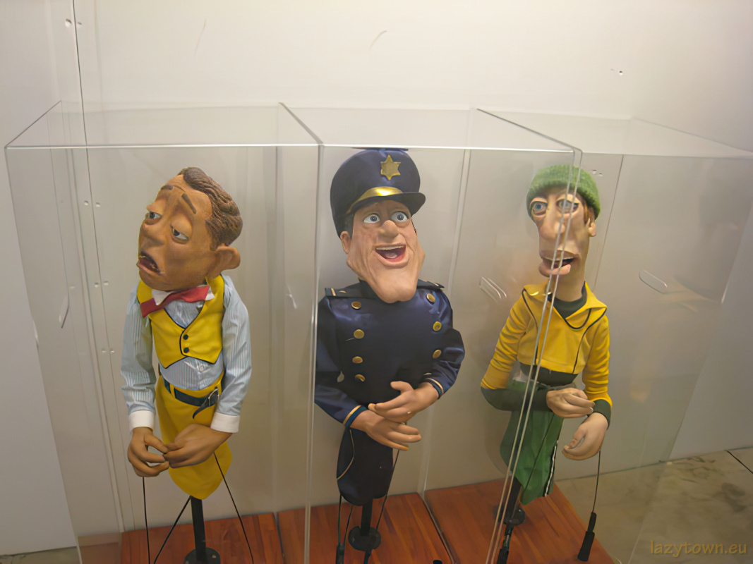 Studio rooms 1 walkways first floor 019