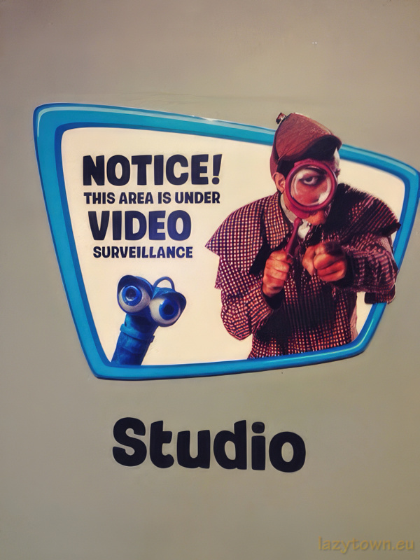 Studio rooms wall decoration 005