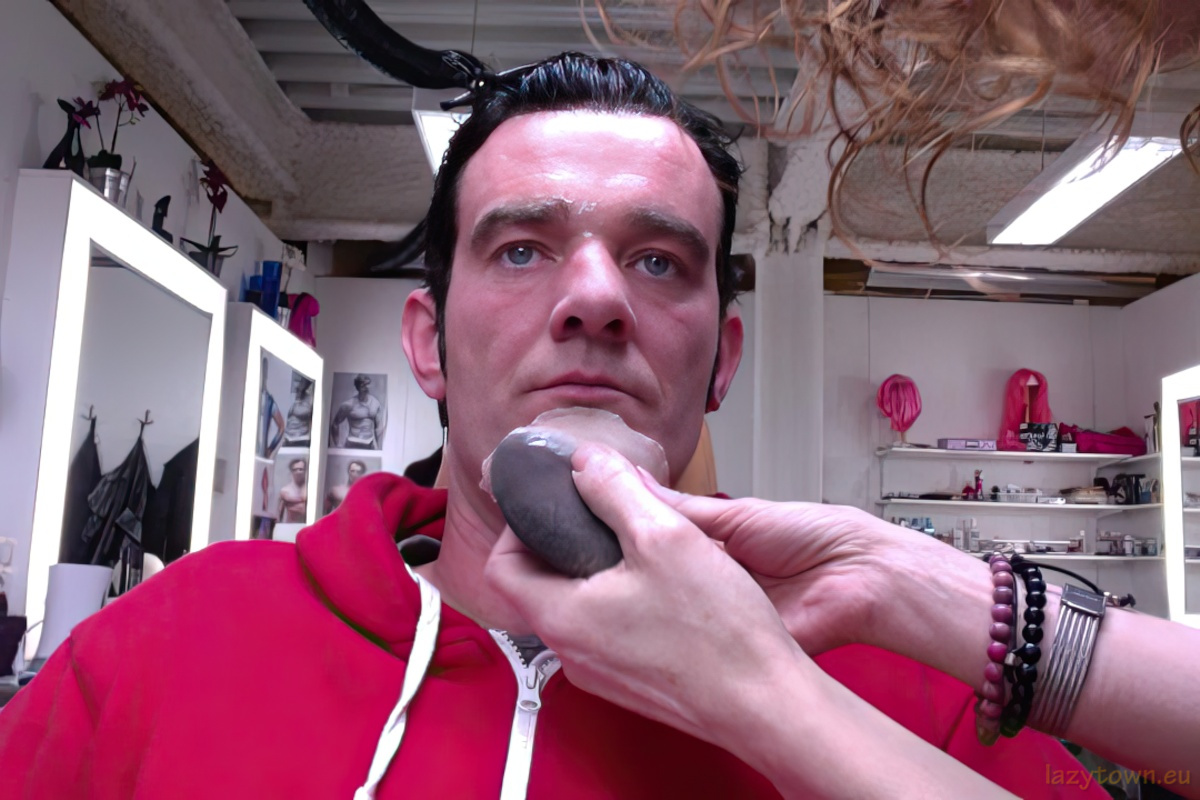 Studio rooms make up n hair 016