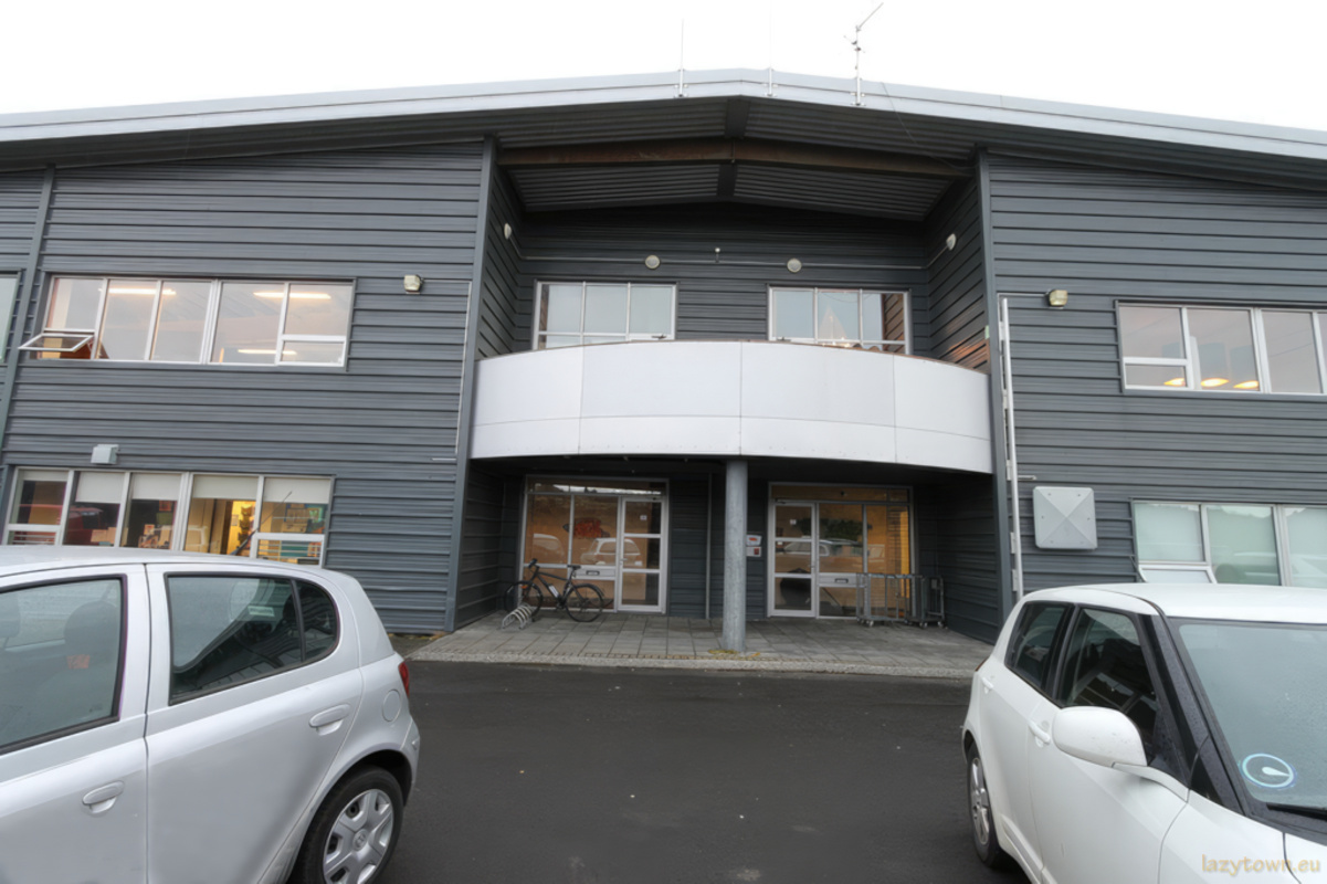 Studio outside view 17