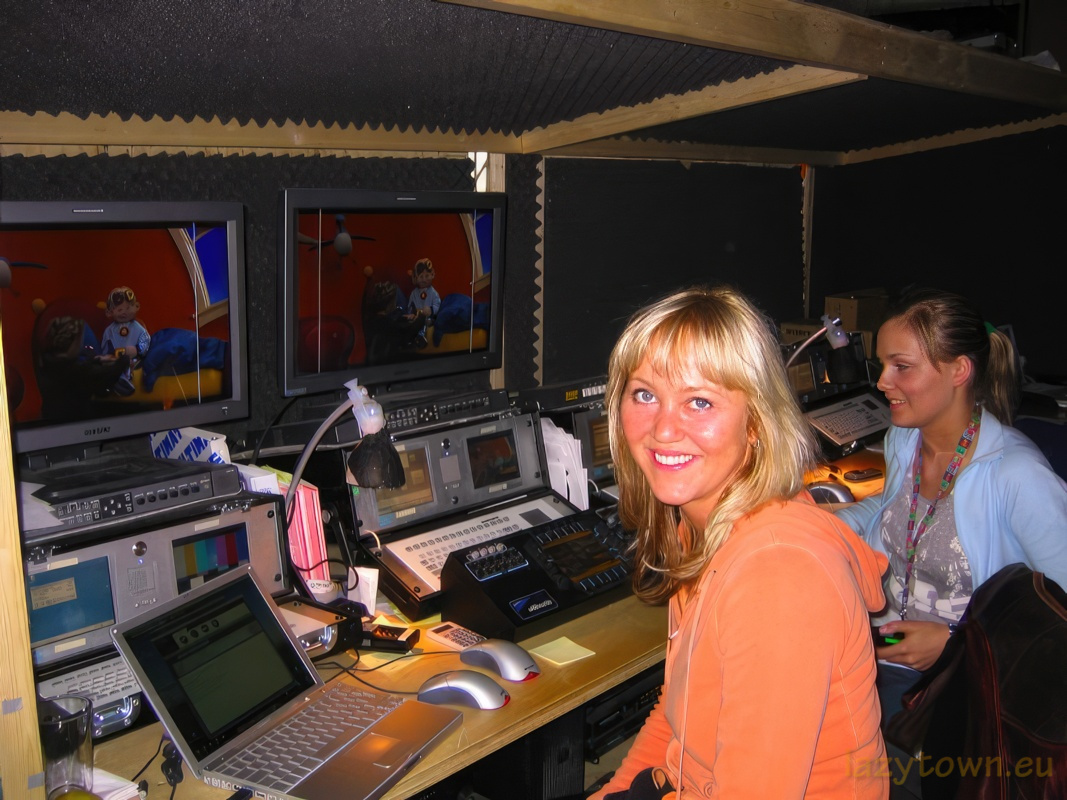 Studio rooms computer rooms 009