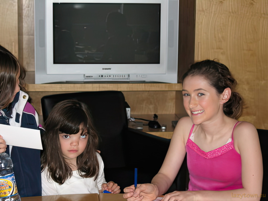 2004 autographs tour kids 03