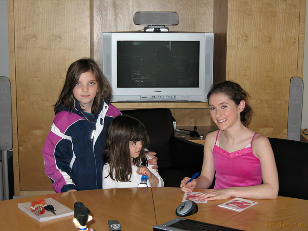 2004 autographs tour kids 04