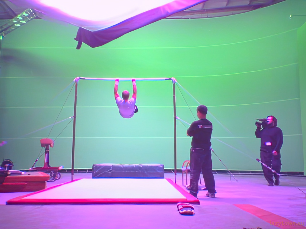 Behind the scenes stunt teams set reelstunts joe eigo tommy chang 17 H800px